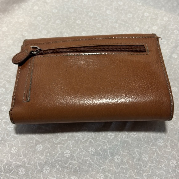 Liz Claiborne Trifold Wallet - Picture 3 of 13